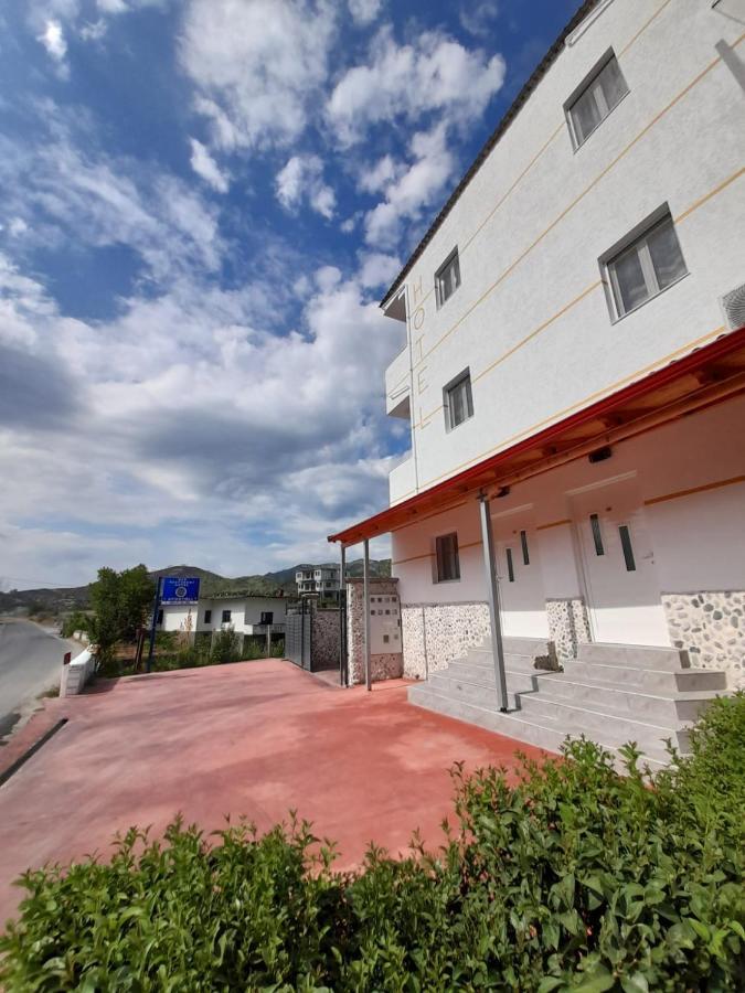 Hotel Apostoli Përmet Esterno foto